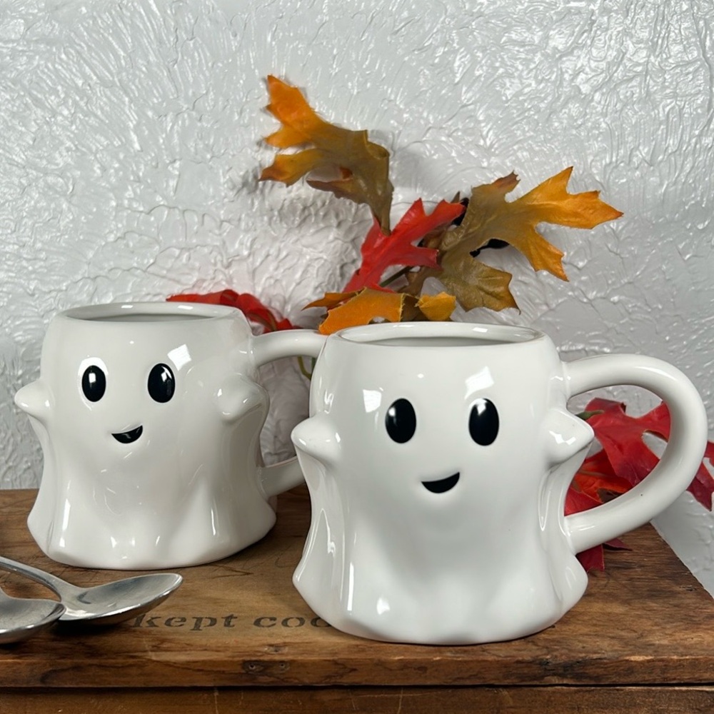 Grinning Ghost 10oz Mugs Threshold NWT Halloween Cute Cup Mug Gift - Picture 1 of 13